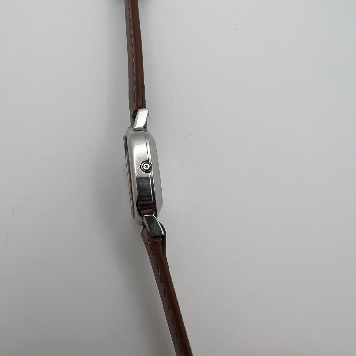 Omega De Ville 591.0014 Cal.1353 Vintage Quartz Navy Linen Dial Square Case