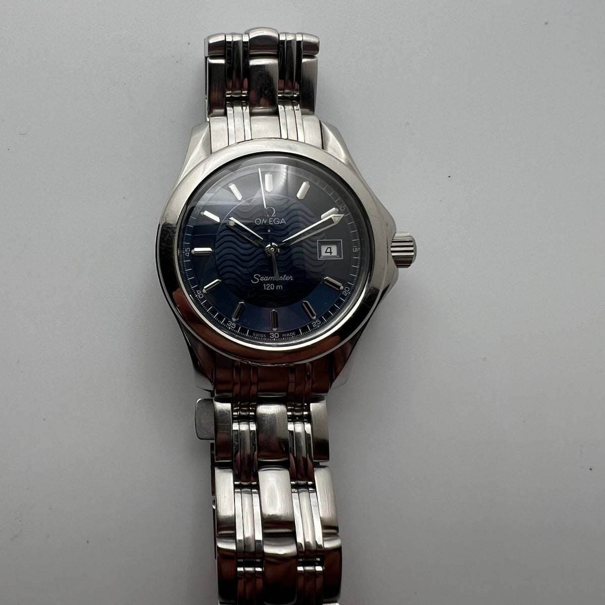Vintage Omega Seamaster Women’s 2571.81 Blue Wave Dial Quartz - Running