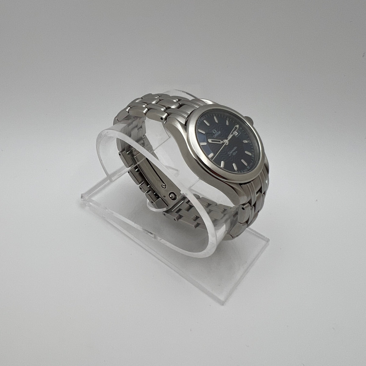 Vintage Omega Seamaster Women’s 2571.81 Blue Wave Dial Quartz - Running