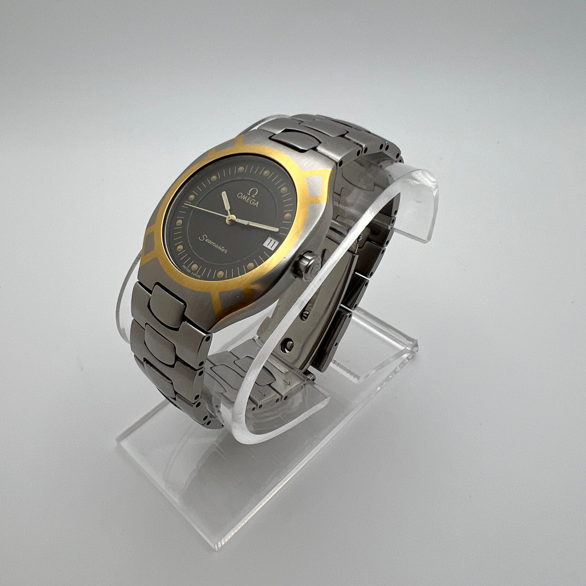 Omega Seamaster Polaris 396.1022 Two-Tone Black Dial Quartz - Running