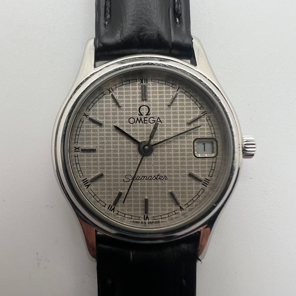 Omega Seamaster Quartz Ladies 596.0073 Champagne Waffle Dial - Running